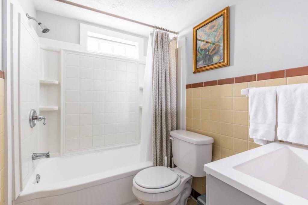 Exclusive New Listing! Maple Heights Charm Apartment Exterior photo